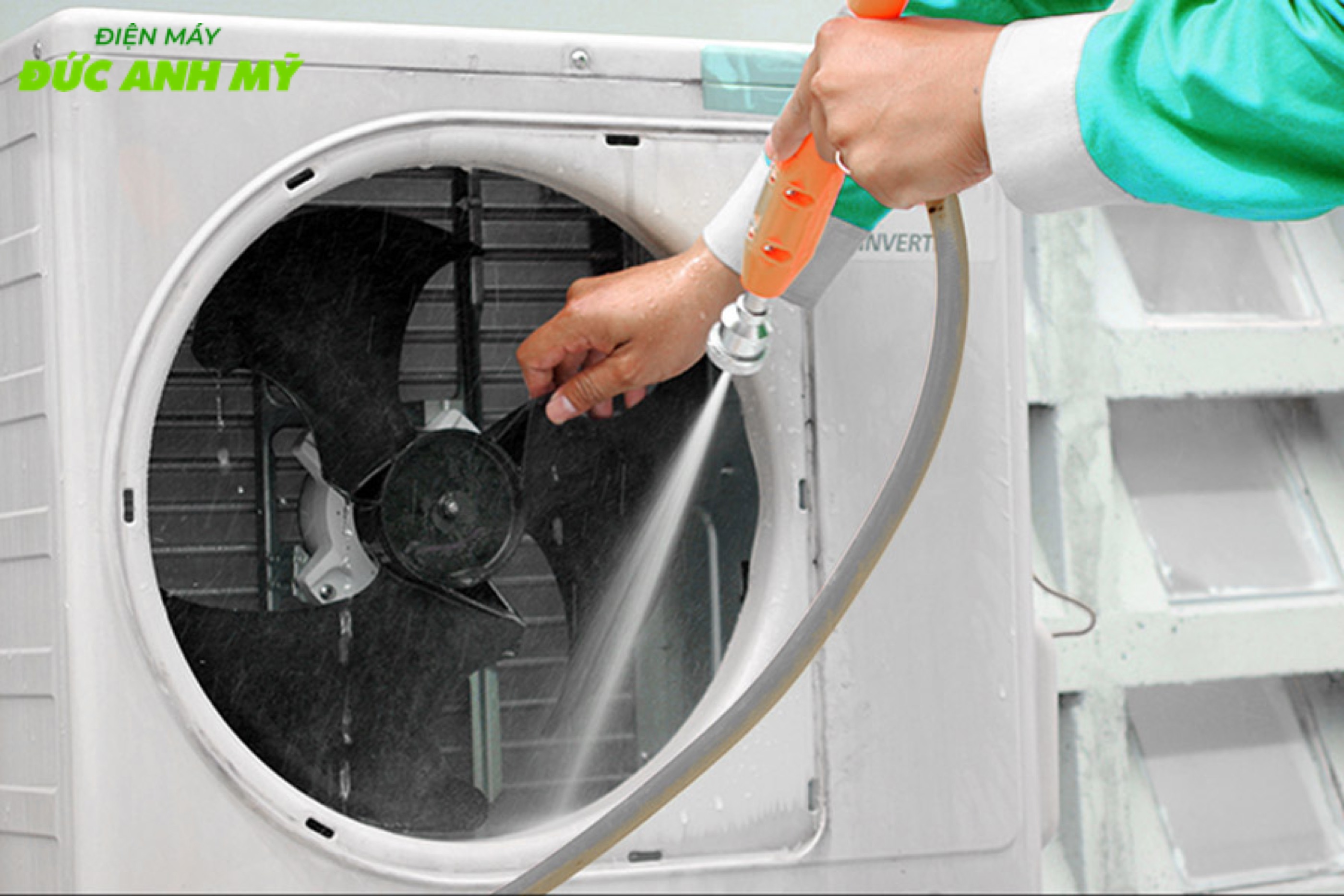 vệ sinh máy lạnh Daikin vệ sinh máy lạnh Daikin