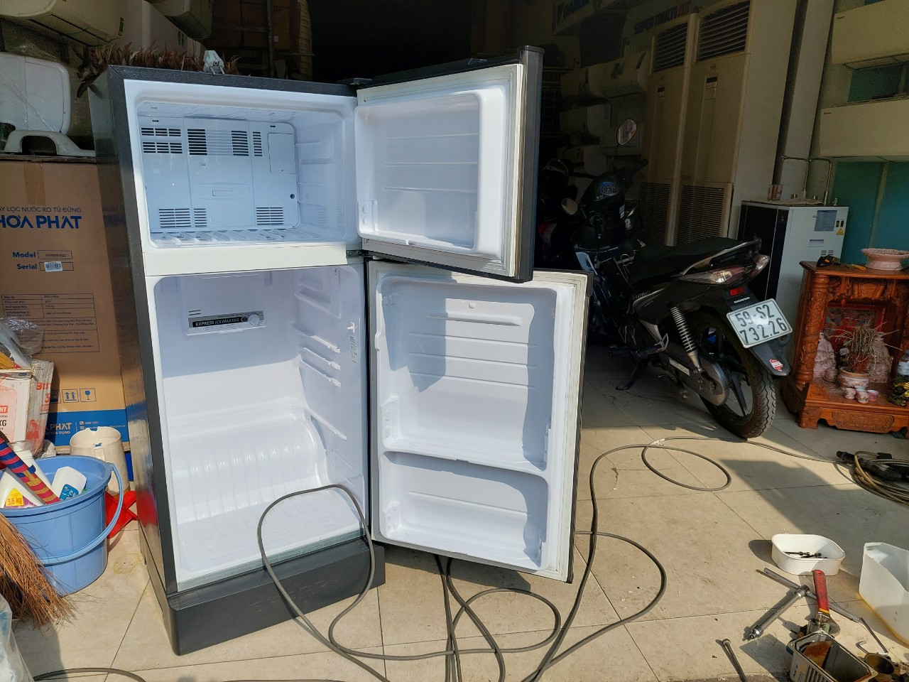 Điện Máy Đức Anh Mỹ cam kết mang đến cho quý khách hàng dịch vụ vệ sinh tủ lạnh chất lượng cao, chuyên nghiệp và tỉ mỉ. Điện Máy Đức Anh Mỹ cam kết mang đến cho quý khách hàng dịch vụ vệ sinh tủ lạnh chất lượng cao, chuyên nghiệp và tỉ mỉ.