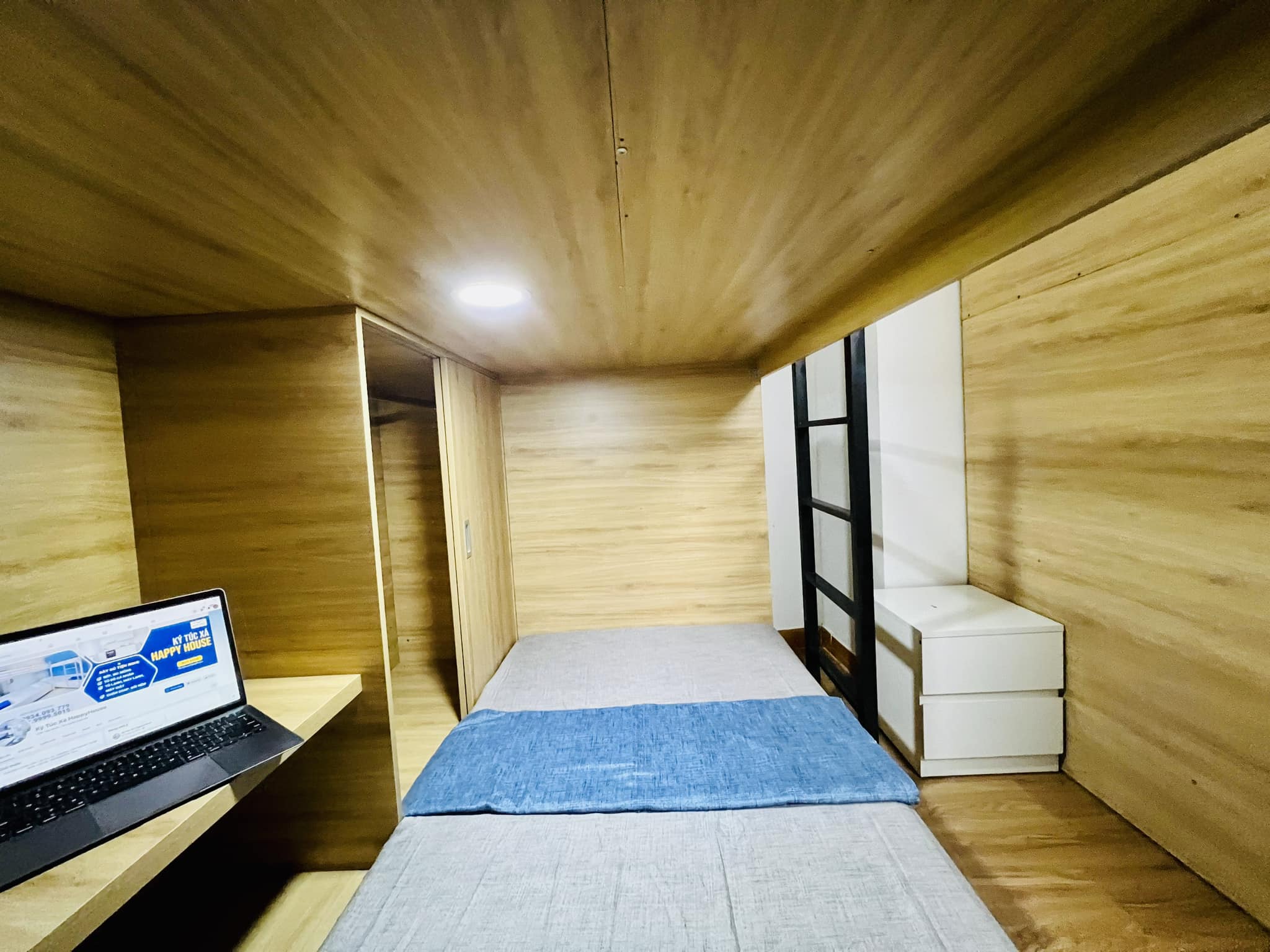Sleepbox không chỉ là một giường để ngủ; đó là một không gian sống độc lập, được thiết kế thông minh để tối ưu hóa sự thoải mái và tiện ích Sleepbox không chỉ là một giường để ngủ; đó là một không gian sống độc lập, được thiết kế thông minh để tối ưu hóa sự thoải mái và tiện ích