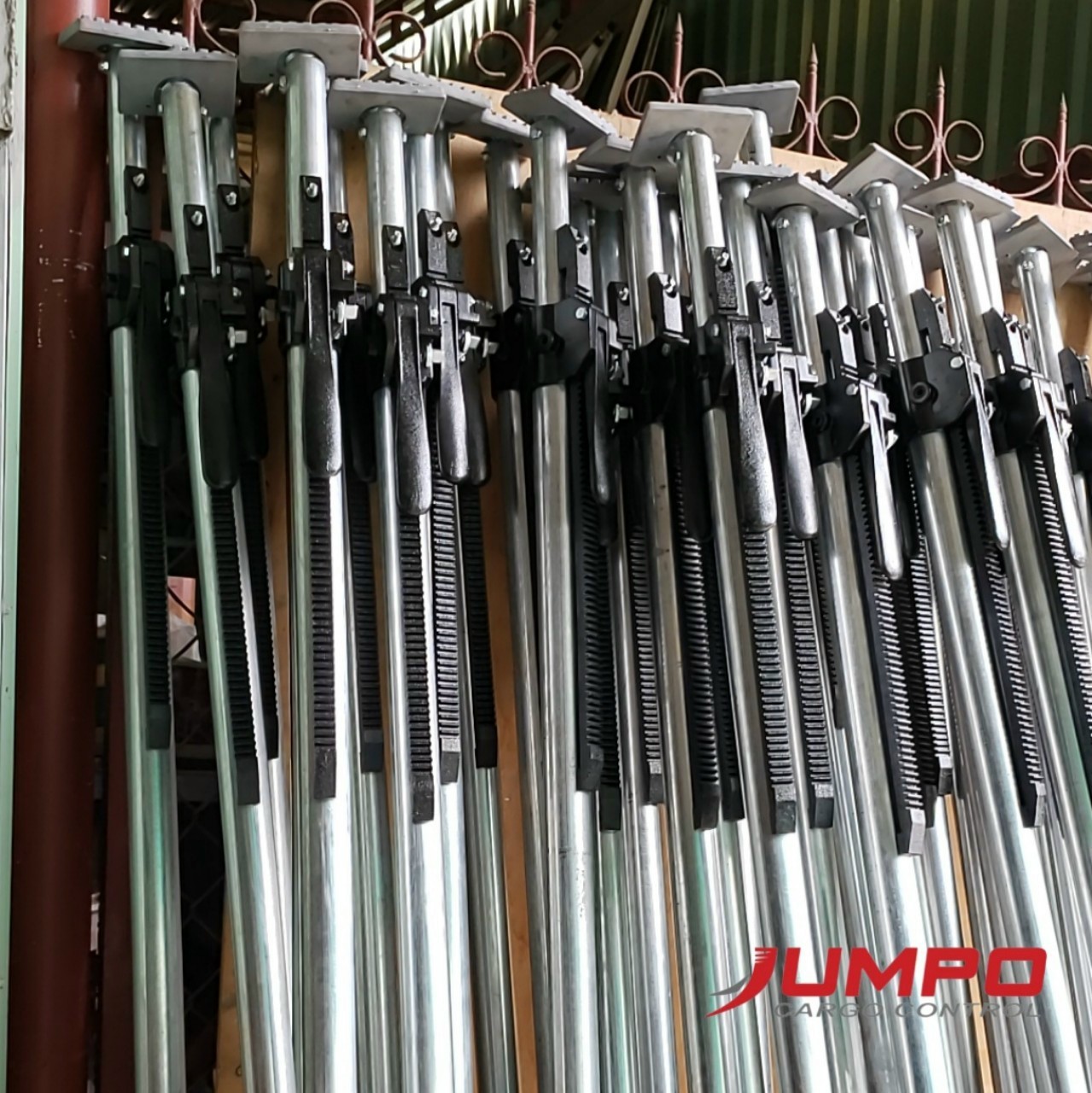 thanh chắn hàng tại JUMPO CARGO thanh chắn hàng tại JUMPO CARGO