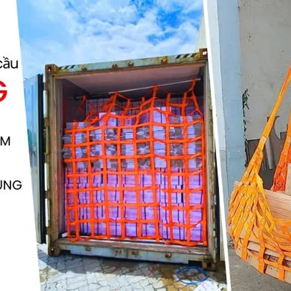 Cargo bar with barrier