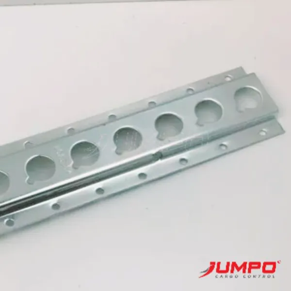 Thanh ray Q-track lắp trong thùng xe tải kho lạnh