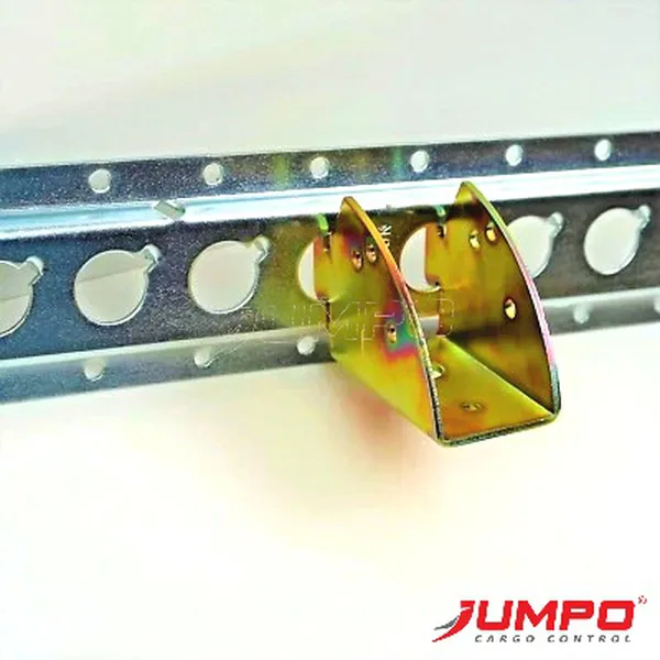 Thanh ray Q-track lắp trong thùng xe tải kho lạnh
