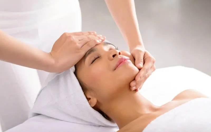 Lớp học Chăm Sóc Da tại Huyện Hoàng Sa