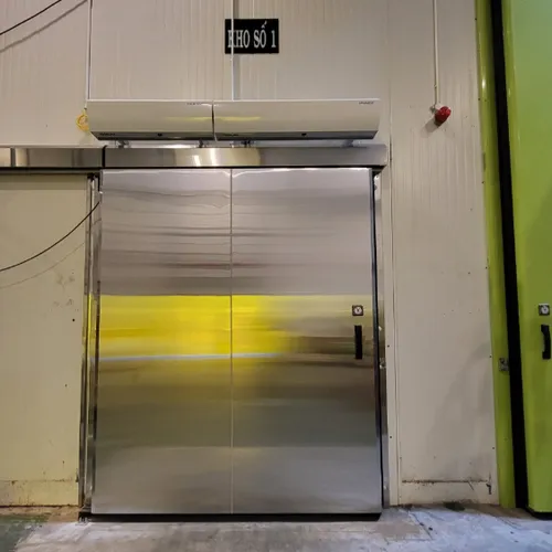 Cửa tự động kho lạnh hoặc kéo tay cách nhiệt Yongsung