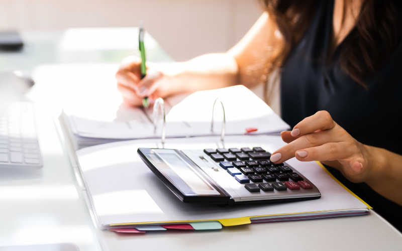 Dịch vụ kế toán tại nhà đang trở thành lựa chọn lý tưởng cho các tổ chức kinh doanh nhỏ với số lượng hóa đơn và giấy tờ thu chi ít. Dịch vụ kế toán tại nhà đang trở thành lựa chọn lý tưởng cho các tổ chức kinh doanh nhỏ với số lượng hóa đơn và giấy tờ thu chi ít.