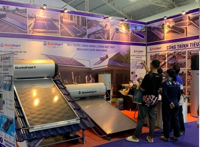 Máy nước nóng năng lượng mặt trời nhập khẩu tại hội chợ VietBuild Máy nước nóng năng lượng mặt trời nhập khẩu tại hội chợ VietBuild