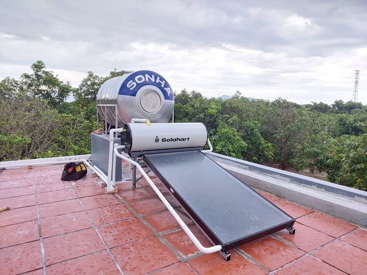 Lắp Máy nước nóng Solahart 150l tại Bình Chánh Lắp Máy nước nóng Solahart 150l tại Bình Chánh