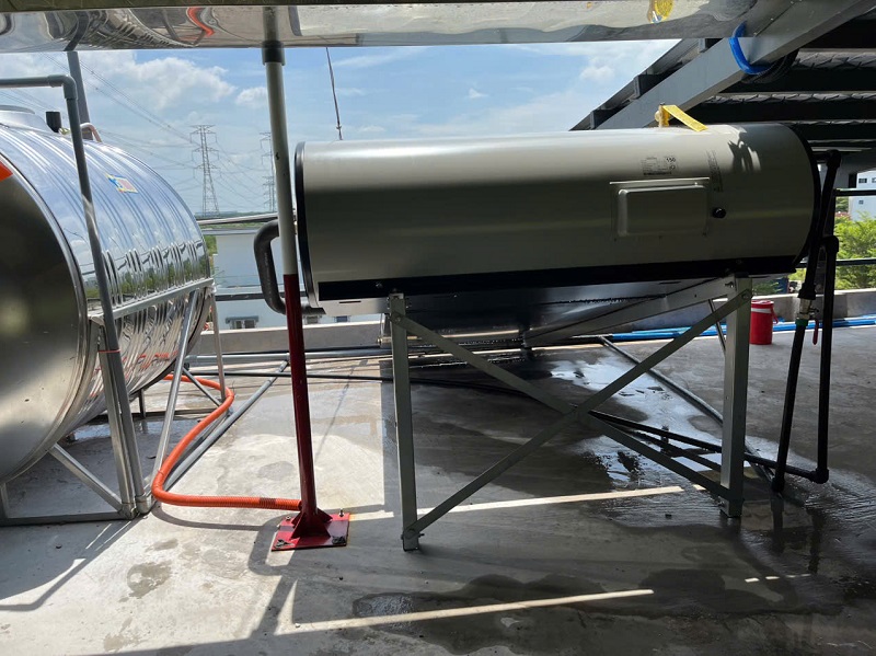 Mặt sau Máy nước nóng Solahart Úc 150L Sunheat tại Quận 7 Mặt sau Máy nước nóng Solahart Úc 150L Sunheat tại Quận 7