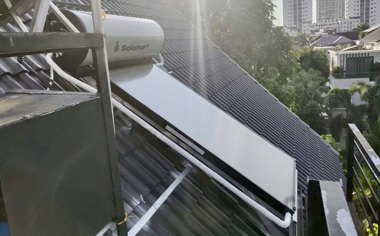 Máy Solahart 150L Sunheat lắp mái Ngói tại TP Thủ Đức Máy Solahart 150L Sunheat lắp mái Ngói tại TP Thủ Đức