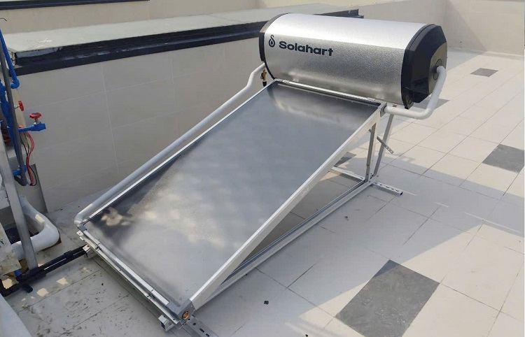 Lắp máy Solahart 180L Premium tại Gò Vấp Lắp máy Solahart 180L Premium tại Gò Vấp