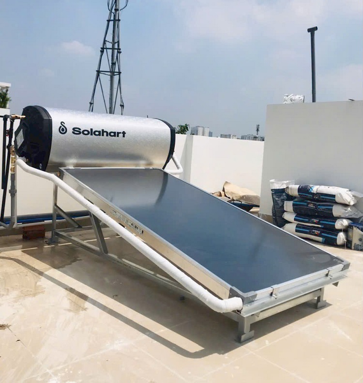 Lắp máy Solahart 180L Premium tại Quận 2 Lắp máy Solahart 180L Premium tại Quận 2