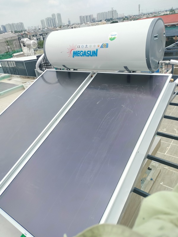Máy nước nóng mặt trời dạng tấm 300L Megasun Máy nước nóng mặt trời dạng tấm 300L Megasun