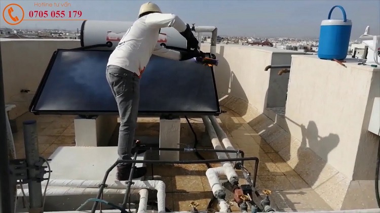 Cách vệ sinh máy nước nóng tấm phẳng Cách vệ sinh máy nước nóng tấm phẳng