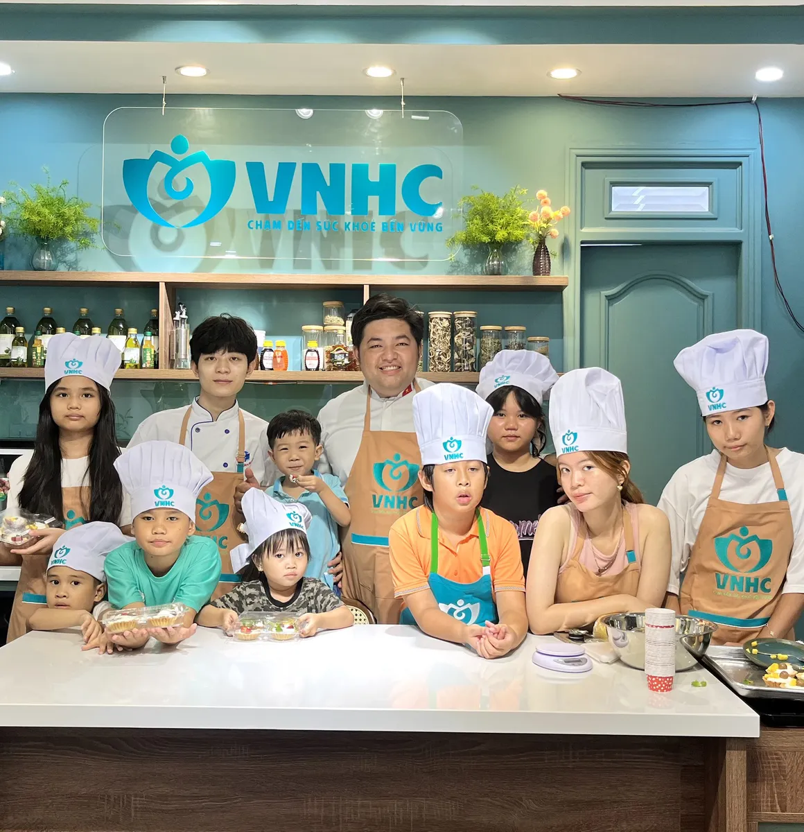 CHEF NHÍ ẨM THỰC BỐN PHƯƠNG