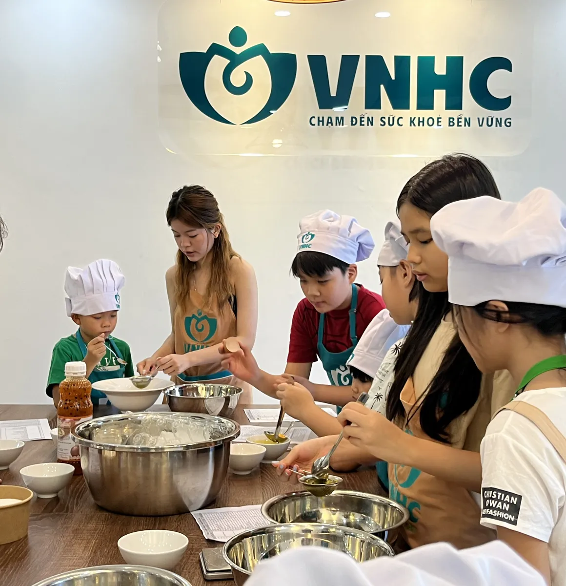 CHEF NHÍ ẨM THỰC BỐN PHƯƠNG