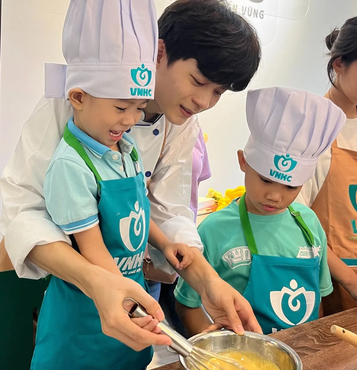 CHEF NHÍ LÀM BÁNH HEALTHY