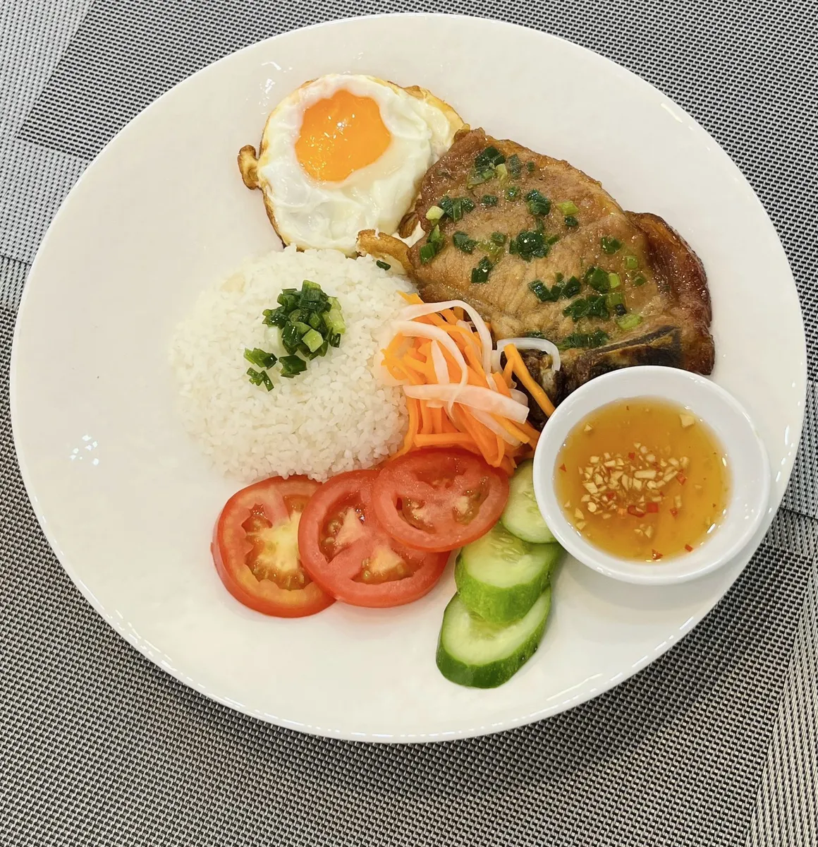 CHEF NHÍ ẨM THỰC BỐN PHƯƠNG