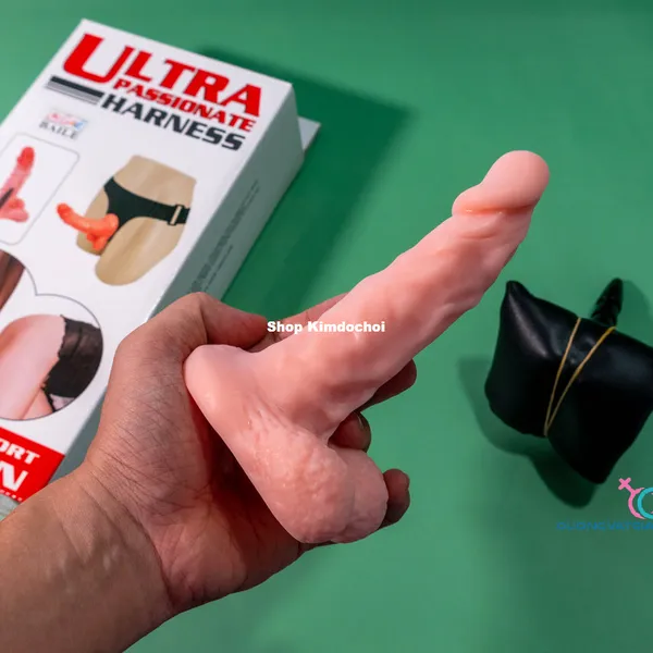 Tìm hiểu về dương vật giả có dây đeo đặc ruột không rung