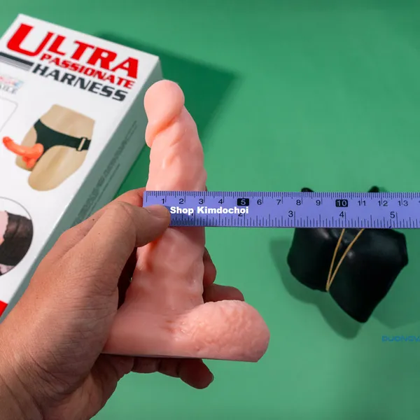 Tìm hiểu về dương vật giả có dây đeo đặc ruột không rung