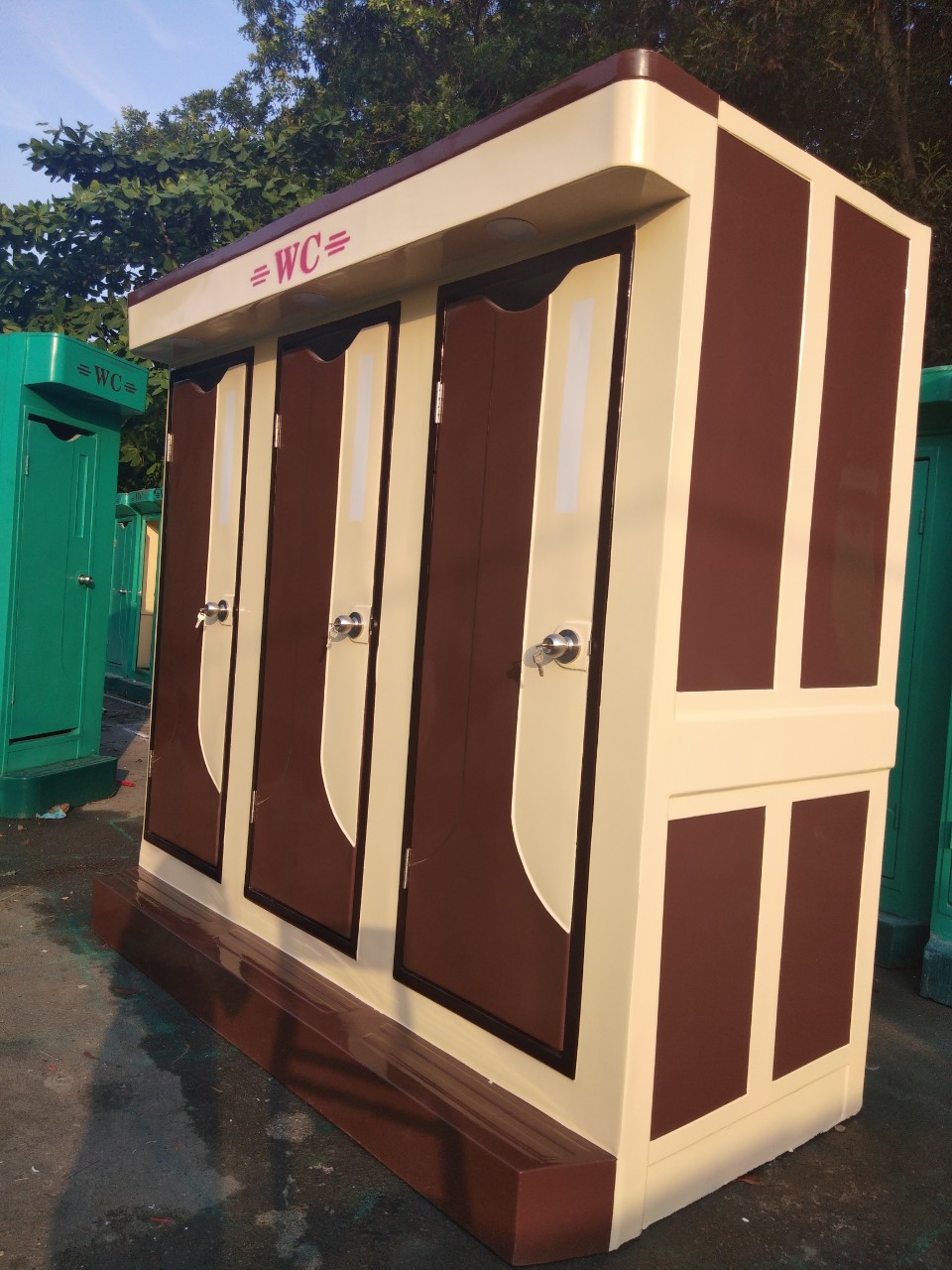 nhà vệ sinh di động