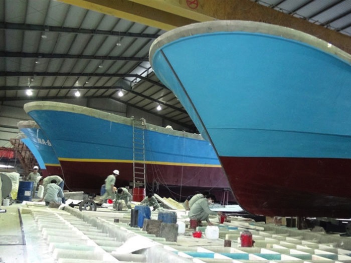 bọc phủ composite chống thấm tàu thuyền