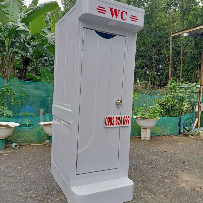 giá nhà vệ sinh composite