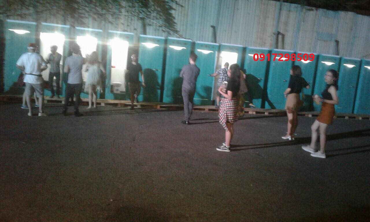 Giá thuê nhà vệ sinh di động