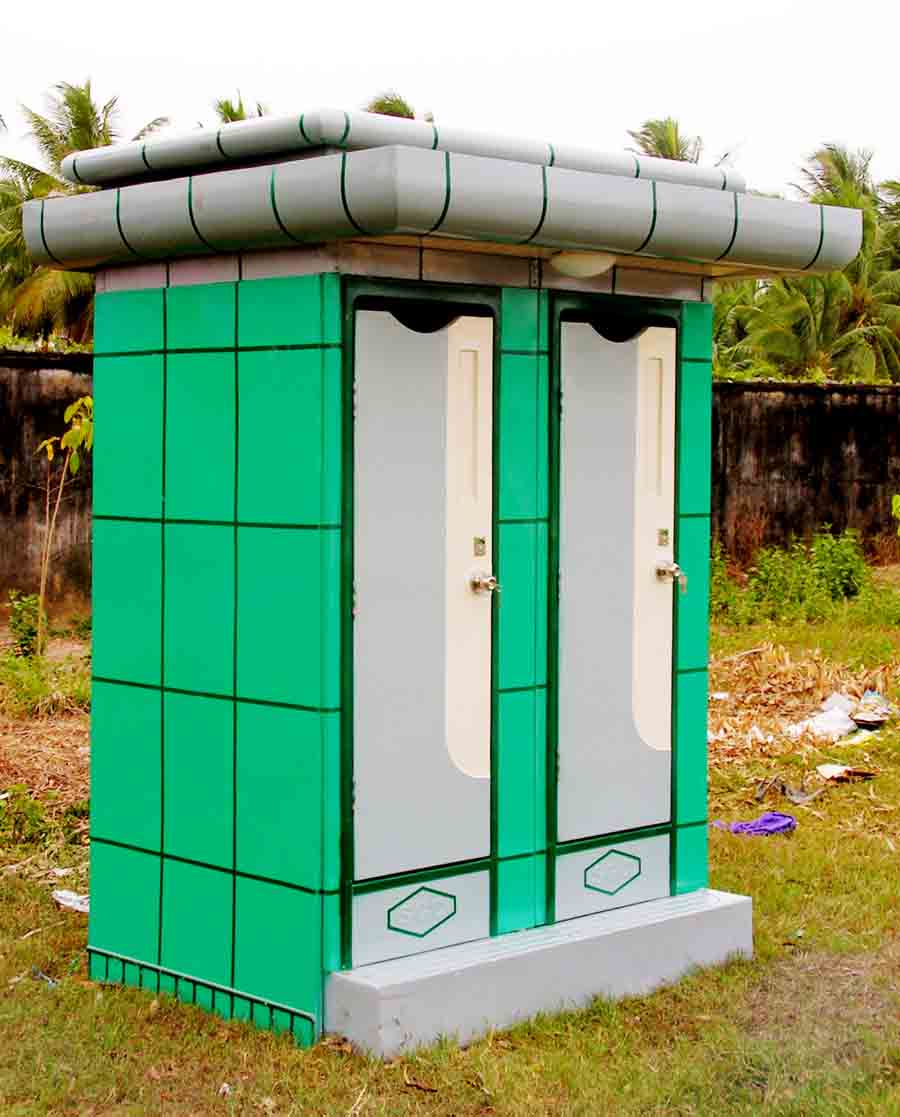 nhà vệ sinh công cộng