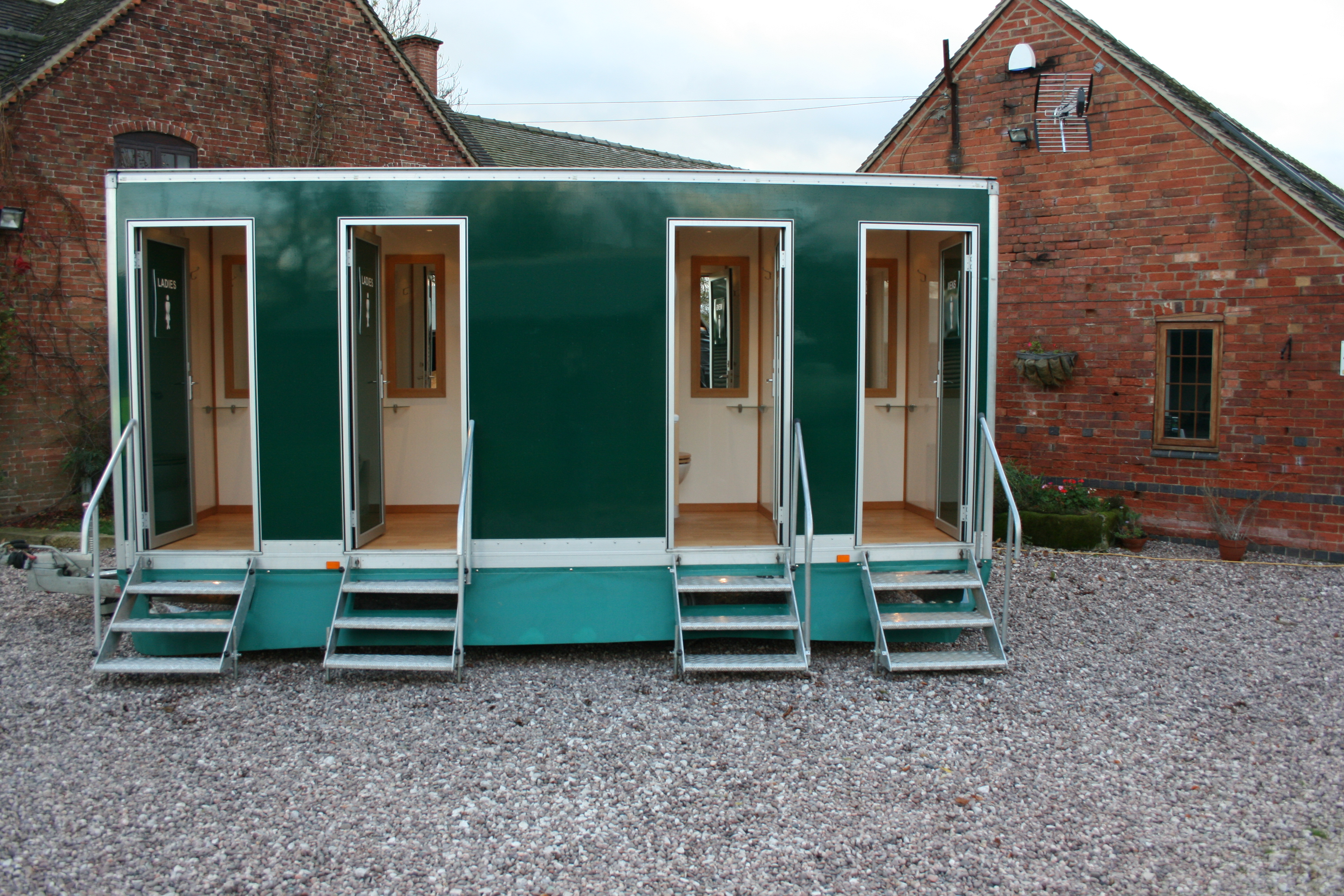 thuê nhà vệ sinh di động wc toilet