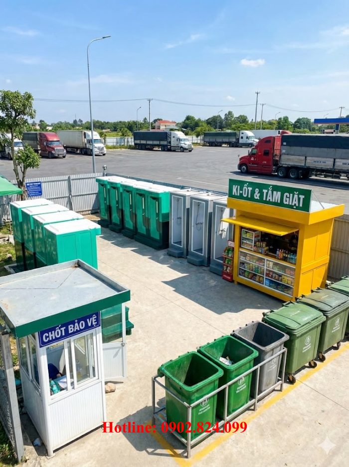 nhà vệ sinh di động lắp đặt tại bãi xe