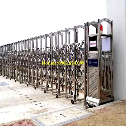 So Sánh Chất Liệu Cổng Xếp Tự Động: Nên Chọn Inox 304, Inox 201 Hay Hợp Kim Nhôm?