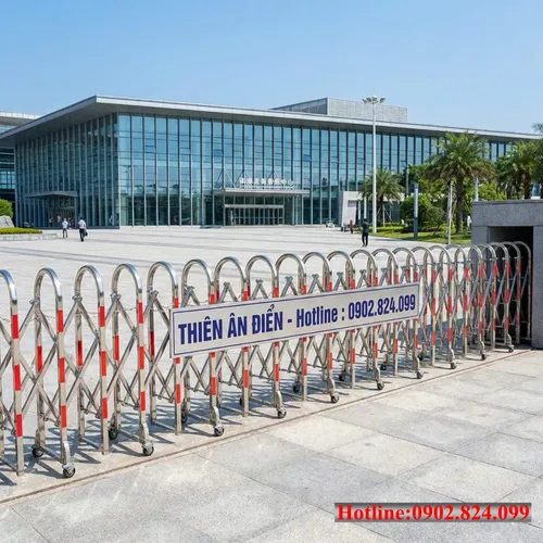 Hàng Rào Xếp Di Động: Cấu Tạo, Ưu Điểm & Các Mẫu Chữ U, Chữ T Phổ Biến