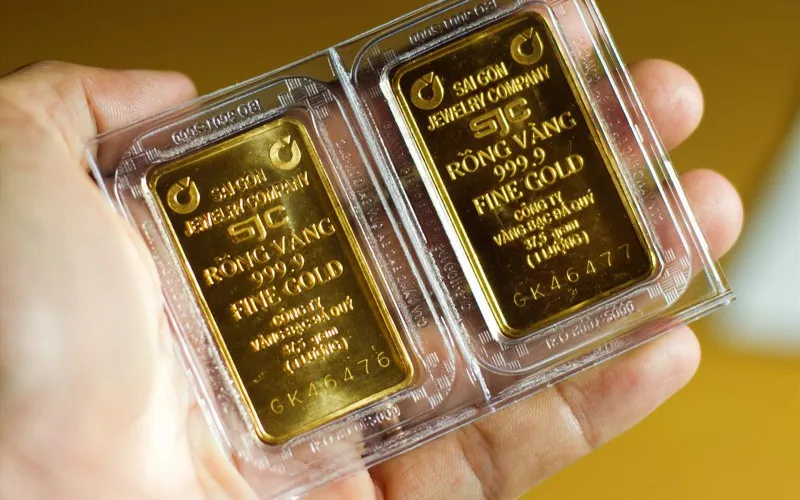 Giá vàng giảm mạnh trên thị trường trong nước