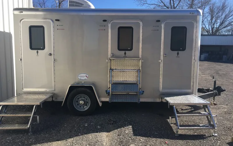 Cho thuê nhà vệ sinh di động  0902824099