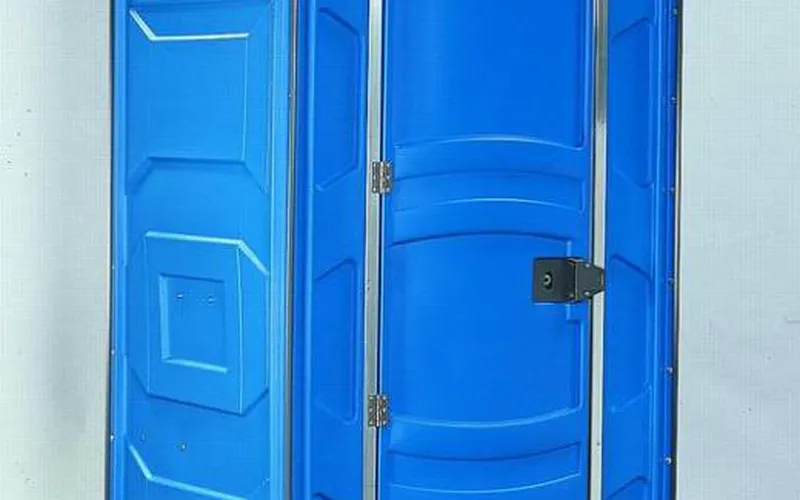 Nên xây dựng nhà vệ sinh cố định hay nhà vệ sinh di động