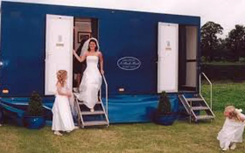 Vôi Giúp Khử Mùi Nhà Vệ Sinh Di Động