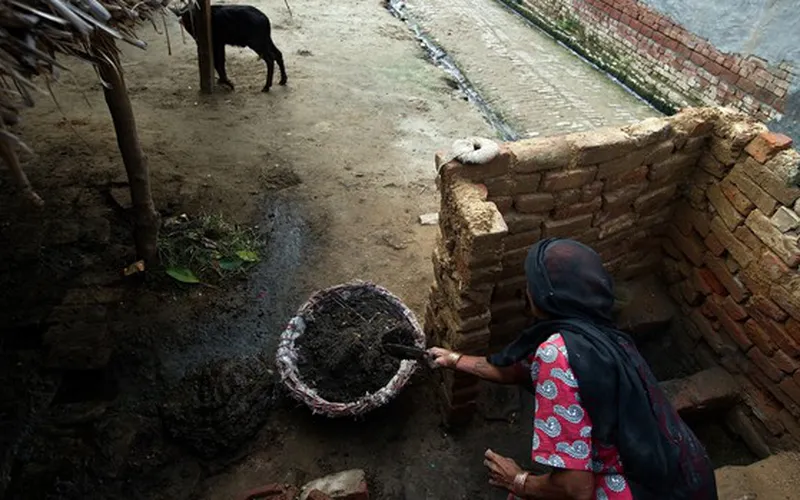 Chiến Dịch Cấp Nhà Vệ Sinh Di Động Tại Ấn Độ