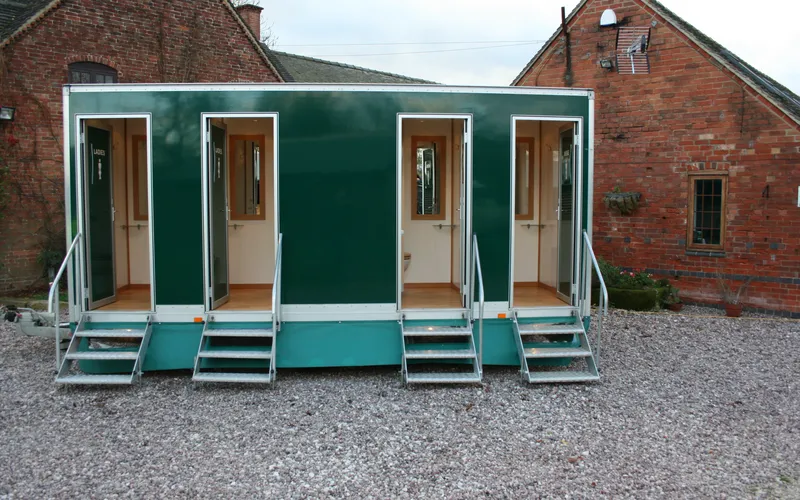 thuê nhà vệ sinh di động 0902824099