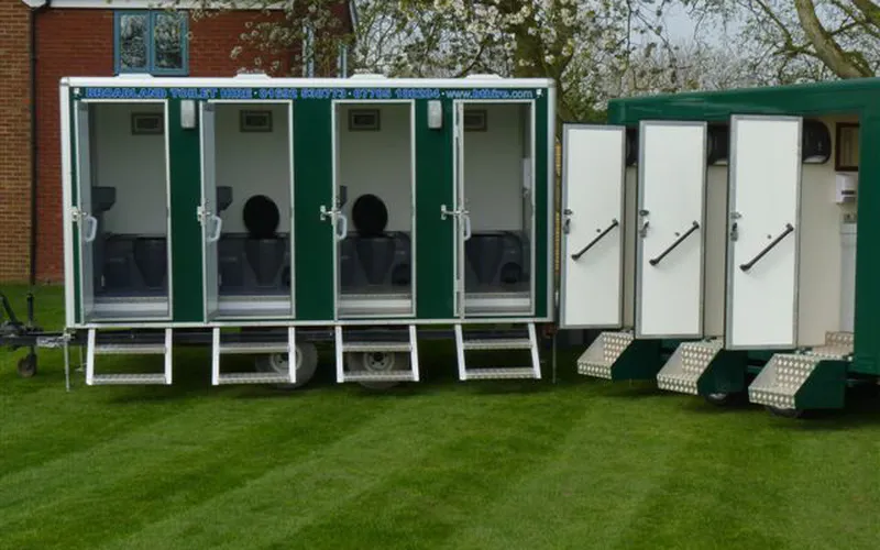 thuê nhà vệ sinh di động  0902824099