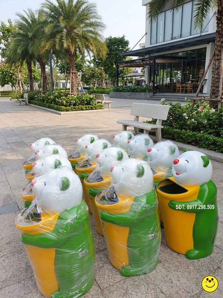 thùng rác hình thú