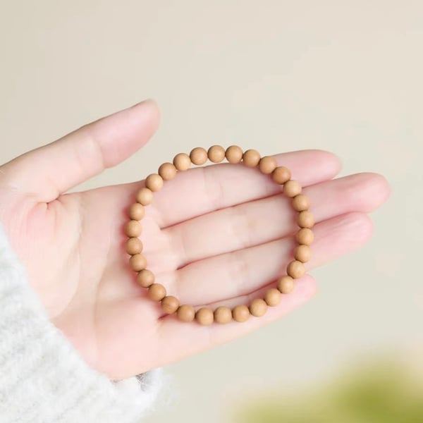 Vòng đàn hương Ấn Độ 6mm x 26 hạt chìm nước