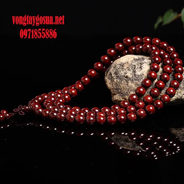 Vòng gỗ tử đàn đỏ 8mm x 108 hạt Ấn Độ lá nhỏ lõi già sao vàng kín