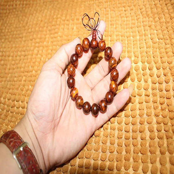 Vòng tay chun sụn sưa đỏ 10mm x 19 Hạt