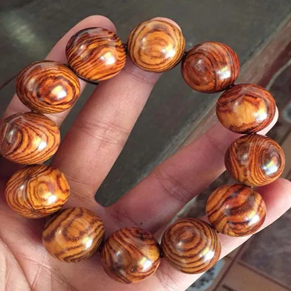 Vòng tay chun sụn sưa đỏ 20mm x 12 hạt vân vip đẳng cấp VIP19