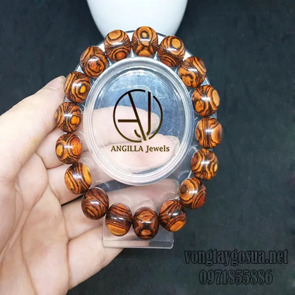 VÒNG TAY GỖ SƯA MẮT QUỶ 12MM X 17 HẠT HIẾM