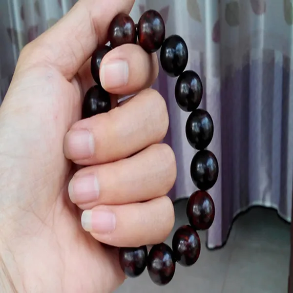 Vòng tay sưa đỏ 14mm x 15 hạt Hàng đỏ đen VIP