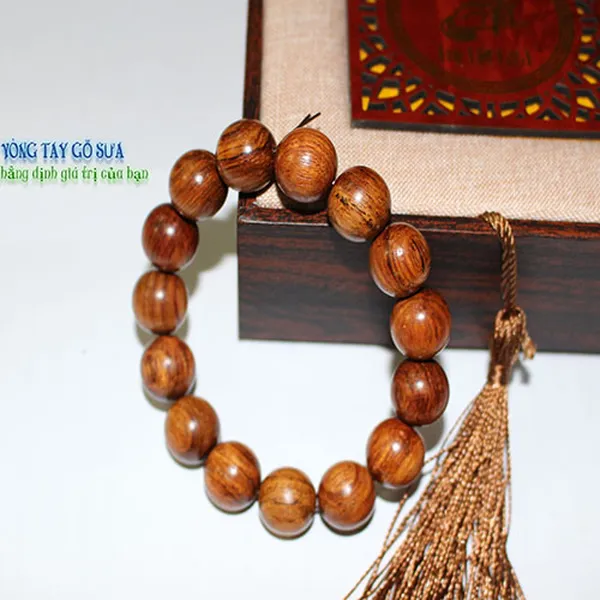Vòng tay sưa đỏ 14mm x 15 hạt VN19