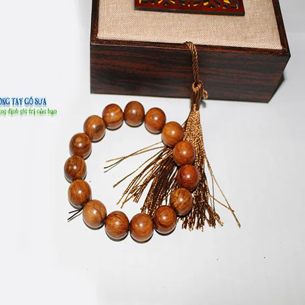 Vòng tay sưa đỏ 14mm x 15 hạt VN26