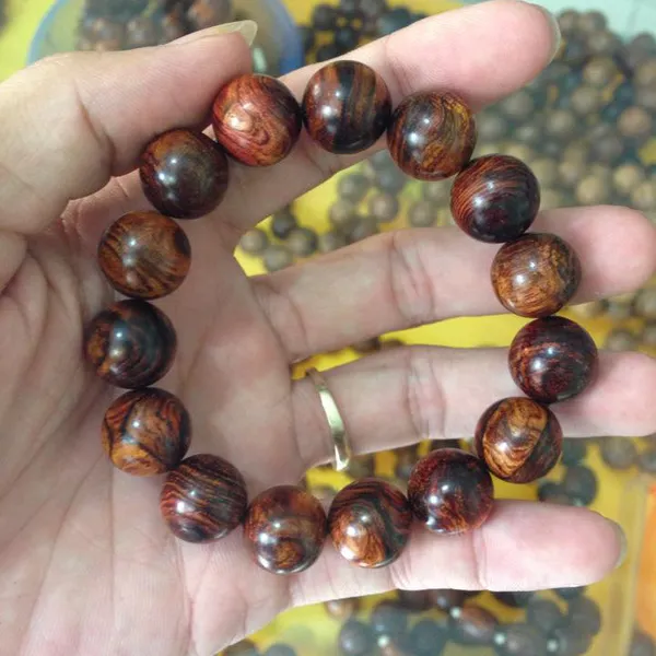 Vòng tay sưa đỏ 14mm MS VN09